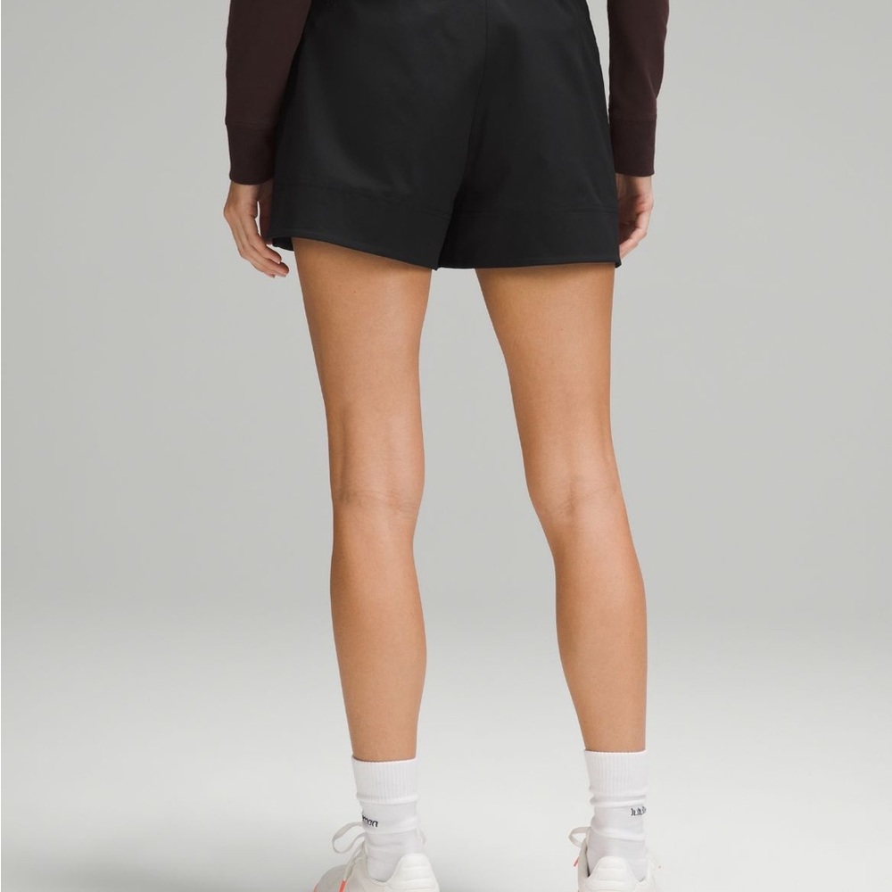 NWOT Lululemon Cinchable 3.5” Short - Picture 3 of 5